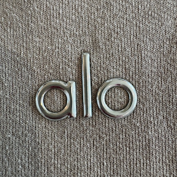 ALO Yoga Gravel Accolade Crew Neck Pullover - Picture 13 of 14